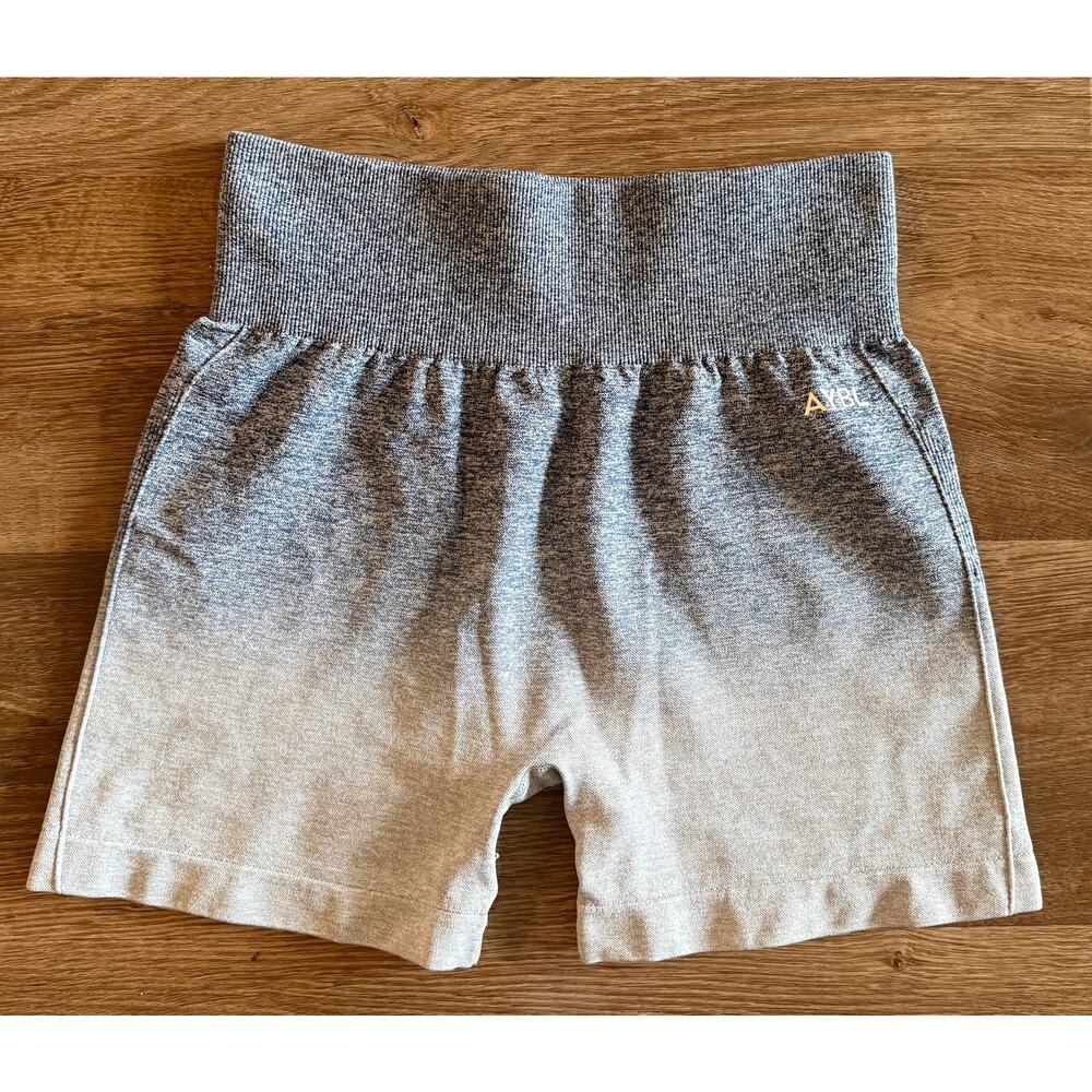 AYBL Seamless Ombre Blue Gray Scrunch Butt Gym Shorts Women’s Medium